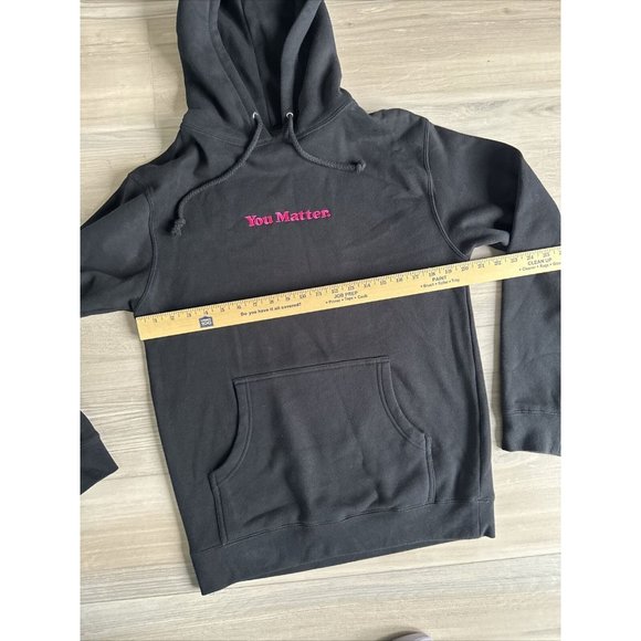 Demetrius Harmon You Matter Sweatshirt Hoodie Unisex SMALL Breast‎ Cancer Black - Picture 6 of 12